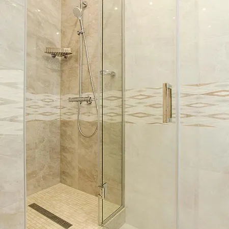 2-roomed With Living *